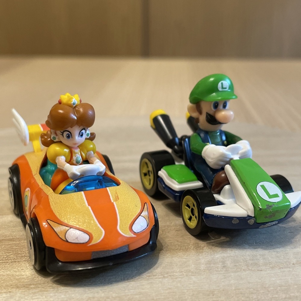 Hot Wheels Mario Kart Princess Daisy Wild Wing & Luigi Kart 1:64 Lot of 2